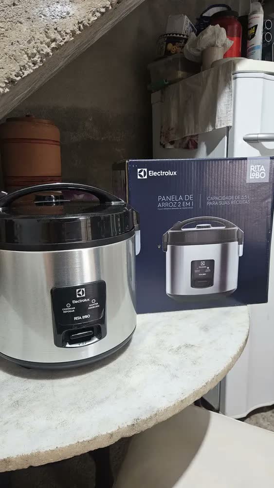 foto de Panela de Arroz Elétrica Electrolux por Rita Lobo 3,5L Inox Efficient 2 em 1 ERC20