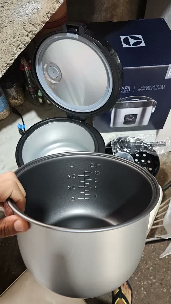 foto de Panela de Arroz Elétrica Electrolux por Rita Lobo 3,5L Inox Efficient 2 em 1 ERC20