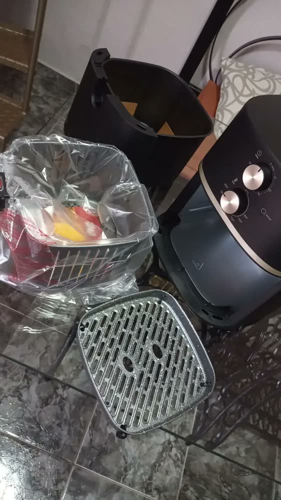 foto de Fritadeira Elétrica Antiaderente WAP Mega Family Air Fryer 7.1 Litros 1700W