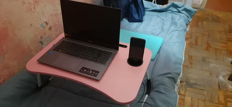 foto de Mesa Dobrável Para Notebook de até 16