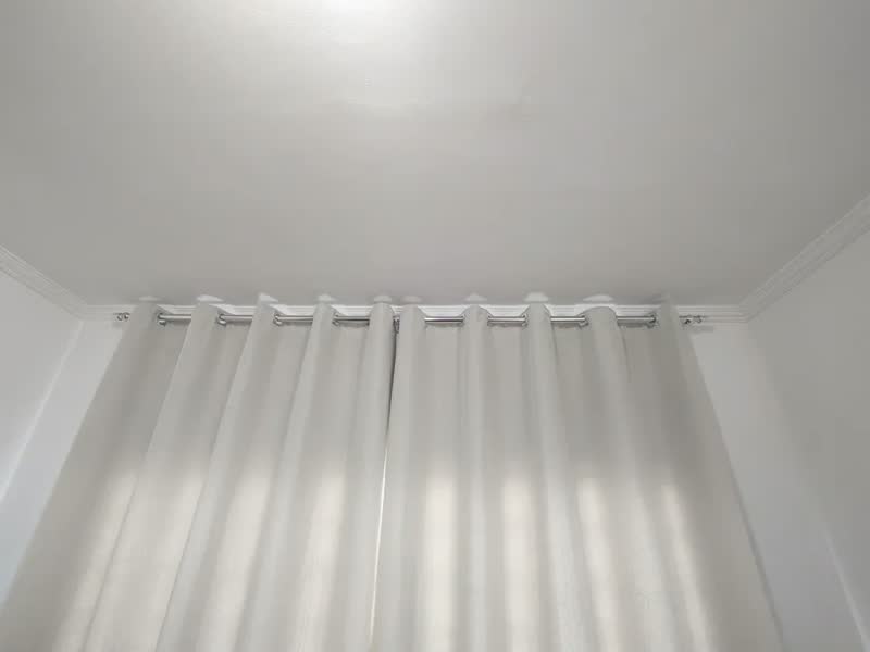 foto de Cortina de Blackout com Voil Liso para varão simples - 4,00 x 2,70