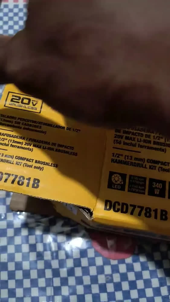 foto de Parafusadeira e Furadeira de Impacto 13mm 20V Brushless DEWALT DCD7781B