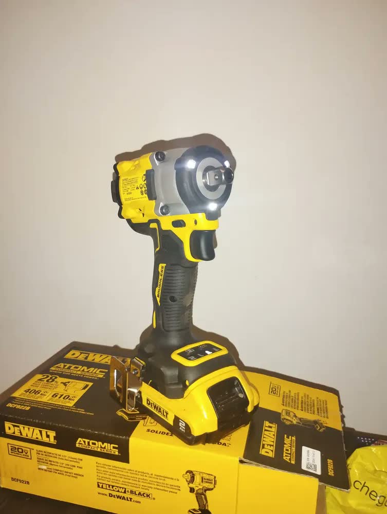 foto de Chave De Impacto 1/2 Dewalt DCF922B-B3 20v Brushless Atomic Nf