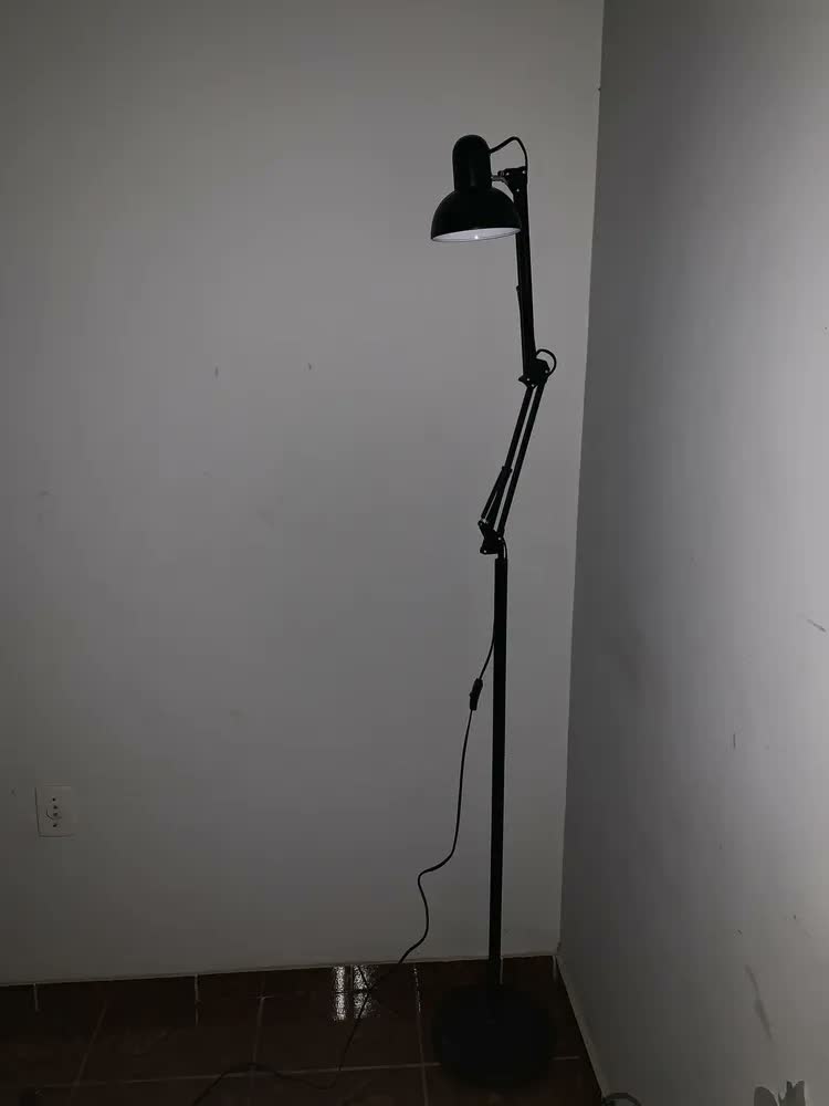 foto de Techled Luminária De Chão Articulada 1,9m Abajur De Chão Escritório Cor Da Estrutura Preto