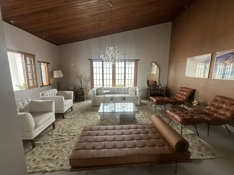 foto de Kit Poltrona Costela Com Puff Para Sala Couríssimo Nozes