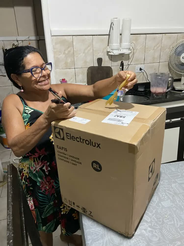 foto de Air Fryer Electrolux 3,2L Preta Efficient com Timer 1400W por Rita Lobo EAF15 - 127V