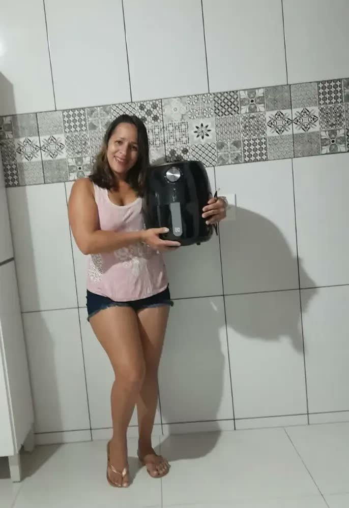 foto de Air Fryer Electrolux 3,2L Preta Efficient com Timer 1400W por Rita Lobo EAF15 - 127V