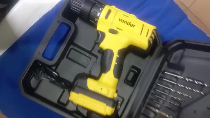 foto de Parafusadeira/furadeira Vonder Bateria 12v Fonte Bivolt Pfv120 Cor Amarelo