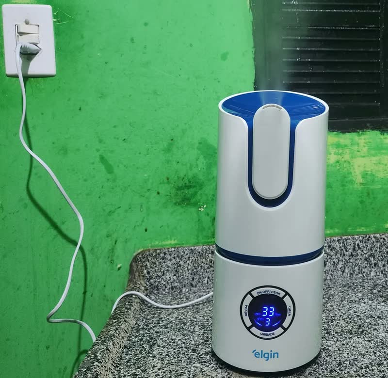foto de Umidificador Ar Ultrassônico Digital Elgin 2,5l Bivolt Cor Branco