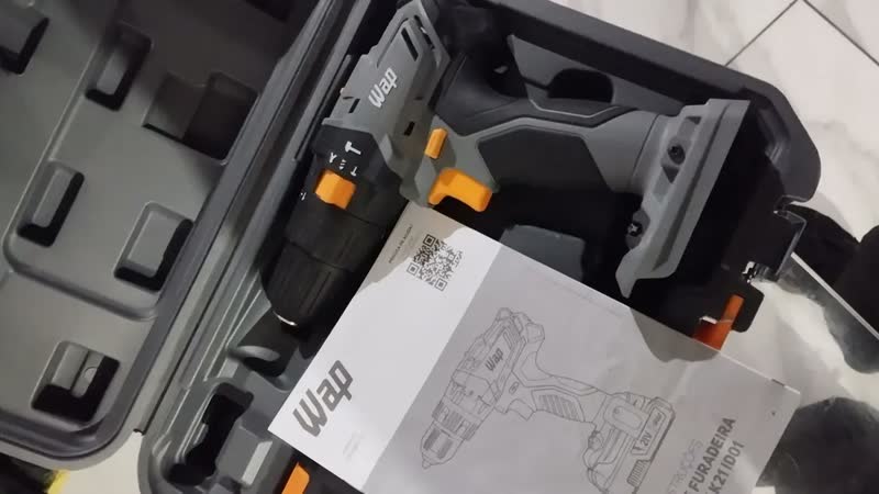 foto de Parafusadeira e Furadeira de Impacto a Bateria WAP K21 ID01 com Luz de LED