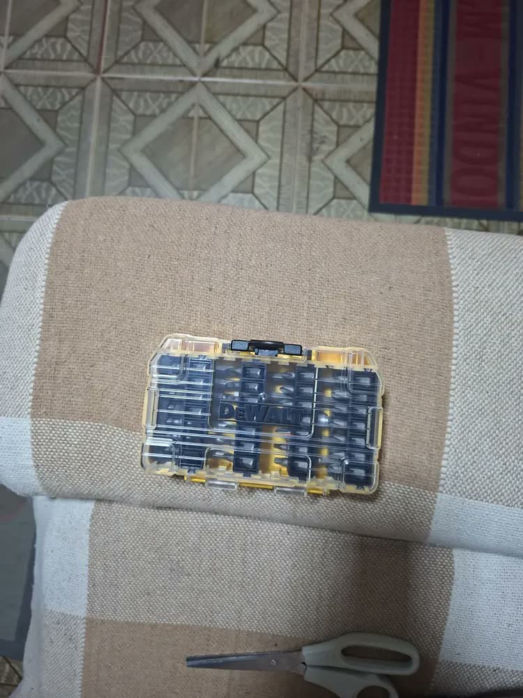 foto de Jogo de Bits e Pontas para Parafusar DeWALT DW2163 37 Peças com Estojo