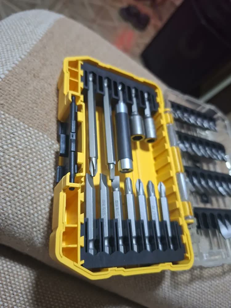 foto de Jogo de Bits e Pontas para Parafusar DeWALT DW2163 37 Peças com Estojo