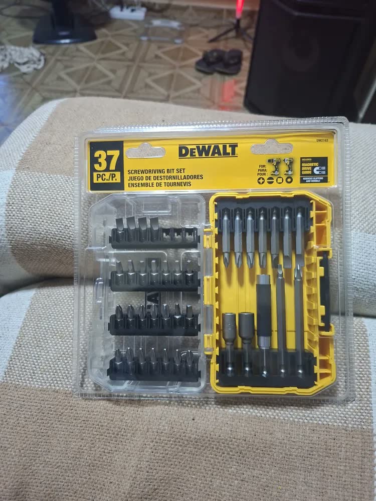 foto de Jogo de Bits e Pontas para Parafusar DeWALT DW2163 37 Peças com Estojo