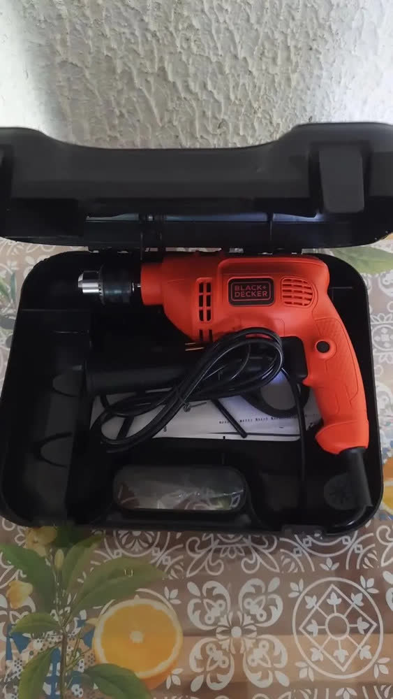 foto de Furadeira De Impacto 1/2 550w Tm555k Maleta Black Decker Cor Vermelha e Preta
