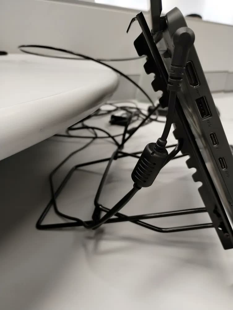 foto de Suporte Ajustável Para Notebook Preto Digitador Merki Ergonômico NR-17