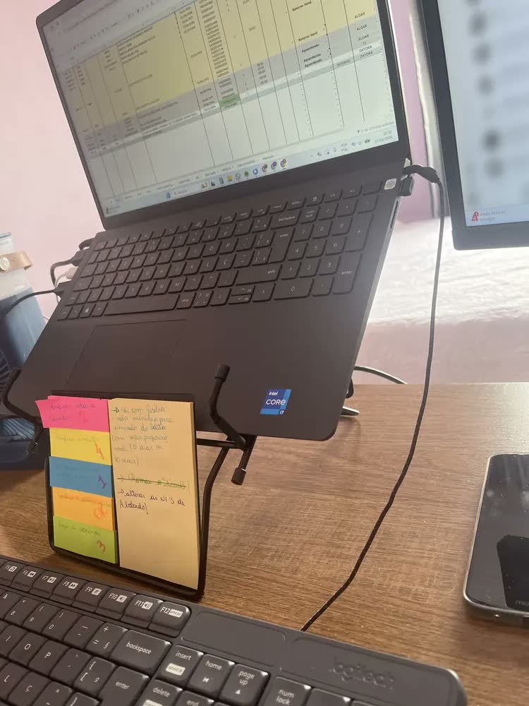 foto de Suporte Ajustável Para Notebook Preto Digitador Merki Ergonômico NR-17