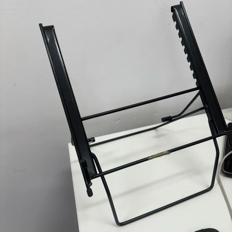 foto de Suporte Ajustável Para Notebook Preto Digitador Merki Ergonômico NR-17