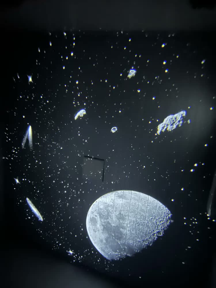foto de Luminária Abajur Globo Galaxy Rotativa Criança Quarto Ws5807 Cor da cúpula Preto Cor da estrutura Branco