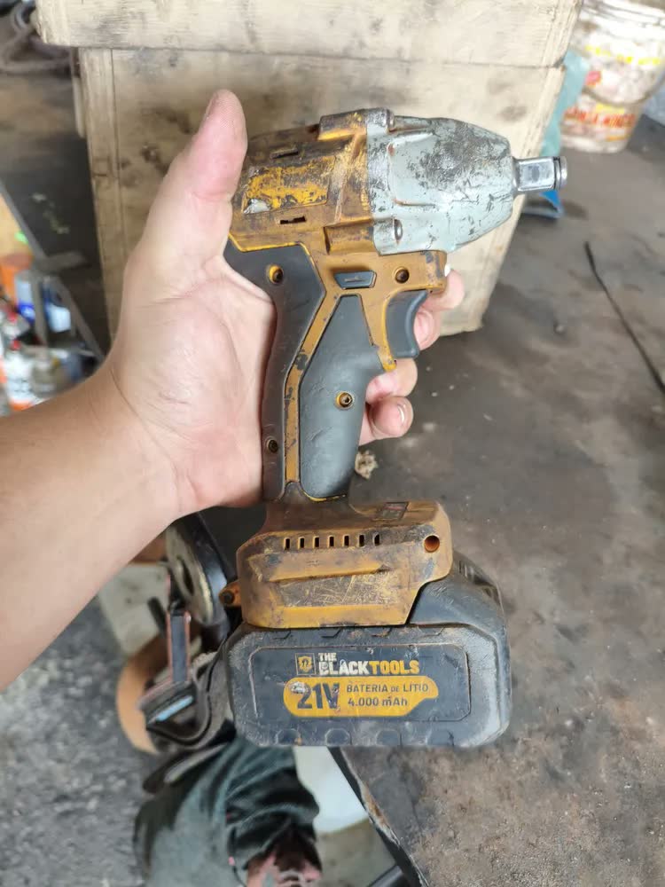 foto de Chave De Impacto A Bateria 21V 1/2