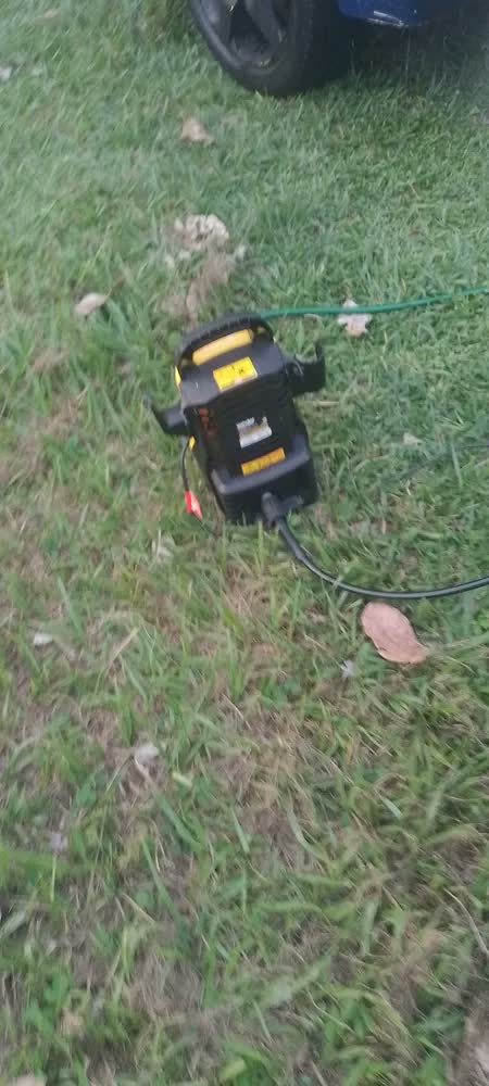 foto de Lavadora De Alta Pressão Vonder Leve Lav 1300 90bar - Cor Amarelo-Preto Frequência 60 Hz