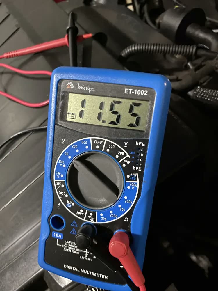 foto de Multímetro Digital Minipa ET-1050 CAT III 600V com NCV e Temperatura