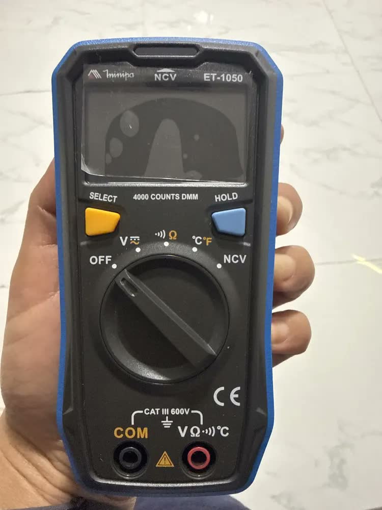 foto de Multímetro Digital Minipa ET-1050 CAT III 600V com NCV e Temperatura