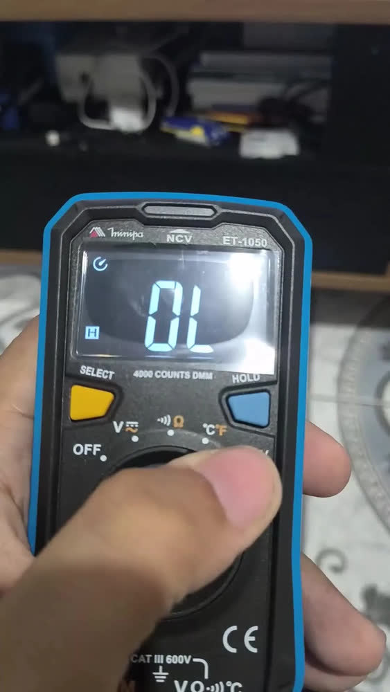 foto de Multímetro Digital Minipa ET-1050 CAT III 600V com NCV e Temperatura