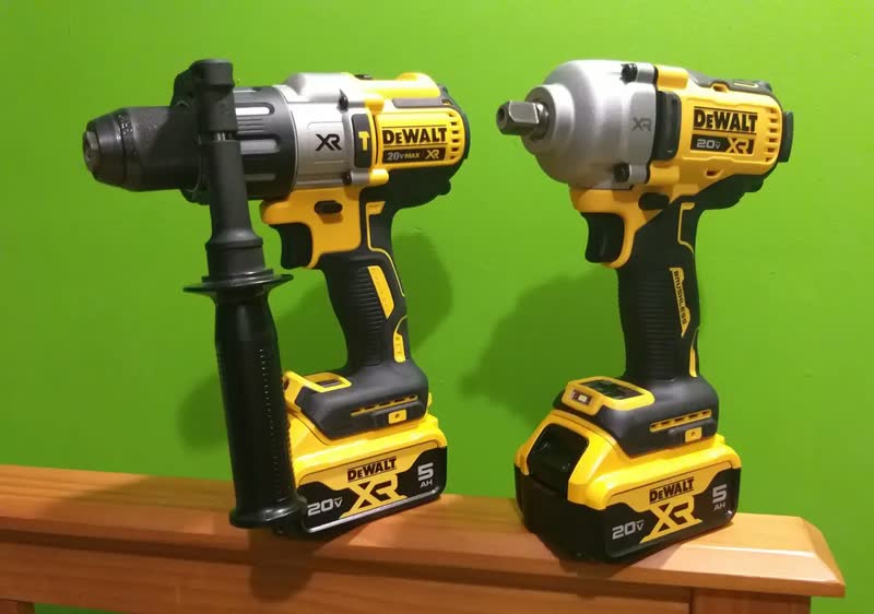 foto de Chave De Impacto Dewalt DCF892B-B3 1/2 20V Brushless Sem Bateria