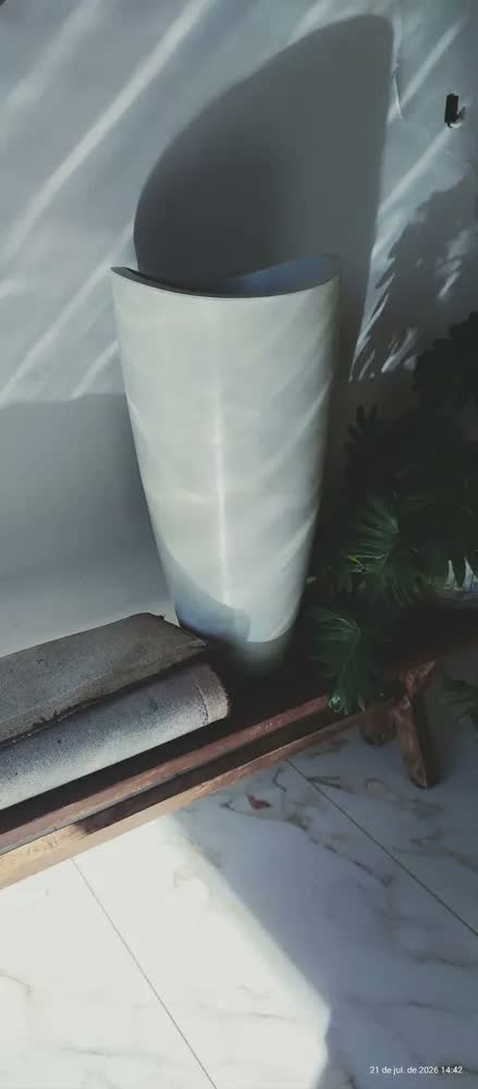 foto de Vaso De Plantas Copacabana Alto 40 X 80 Cm Vasart Cor 05 - Antique Camurça