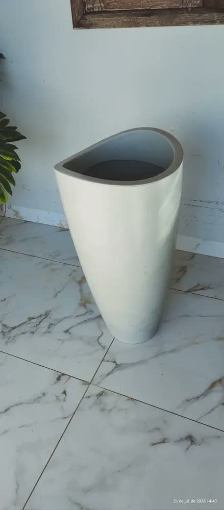 foto de Vaso De Plantas Copacabana Alto 40 X 80 Cm Vasart Cor 05 - Antique Camurça