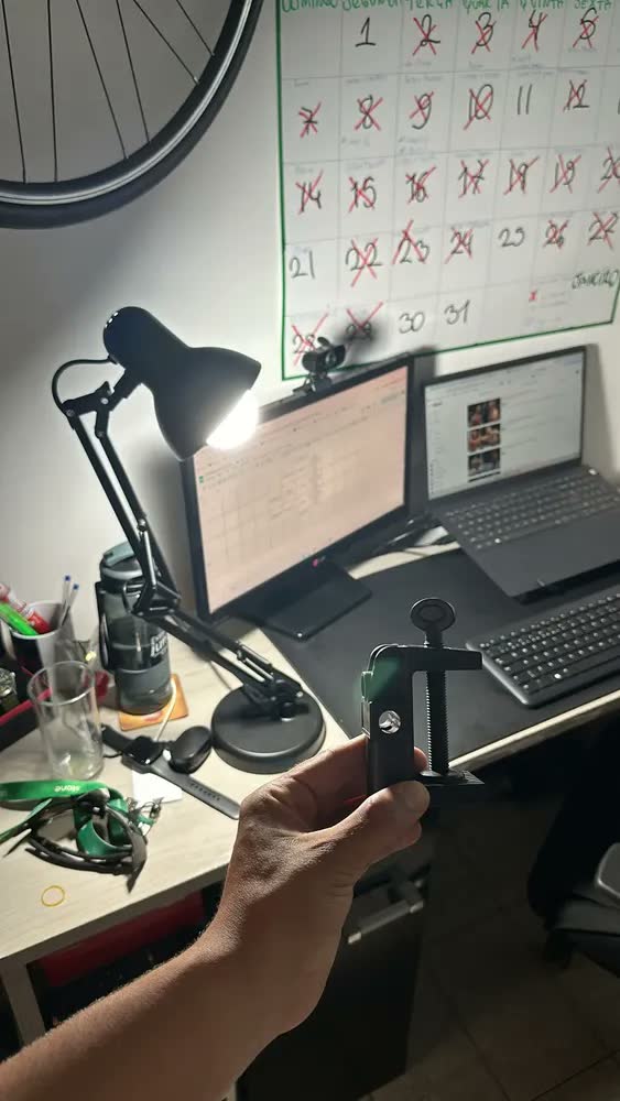 foto de Luminária De Mesa Dapon AT-1002 Articulada Abajur Modelo Pixar Com Base e Garra Cor Branca