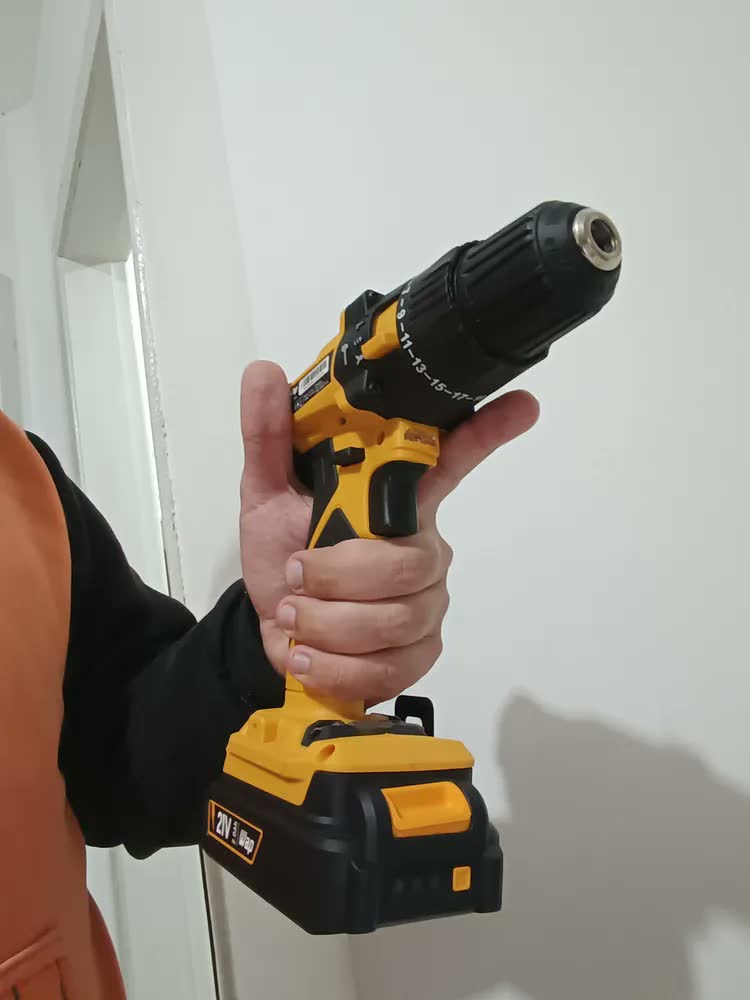 foto de Parafusadeira e Furadeira de Impacto 3/8
