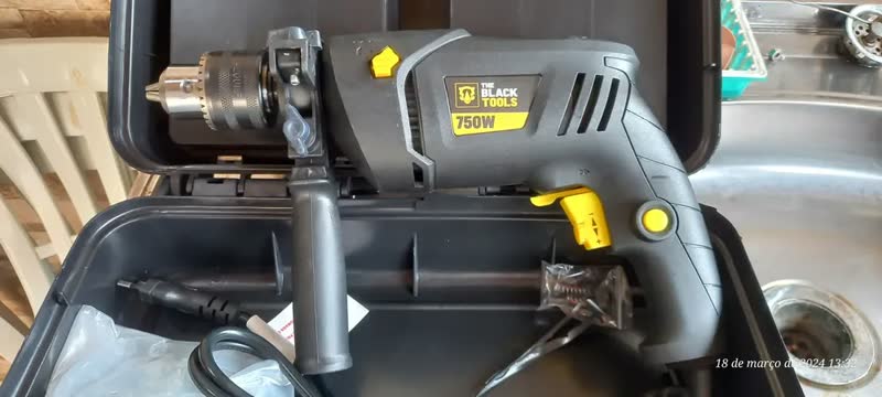 foto de Furadeira De Impacto Profissional 1/2 Pol 13mm 750w Tbf750 Função Reversa Controle de Velocidade 220V The Black Tools