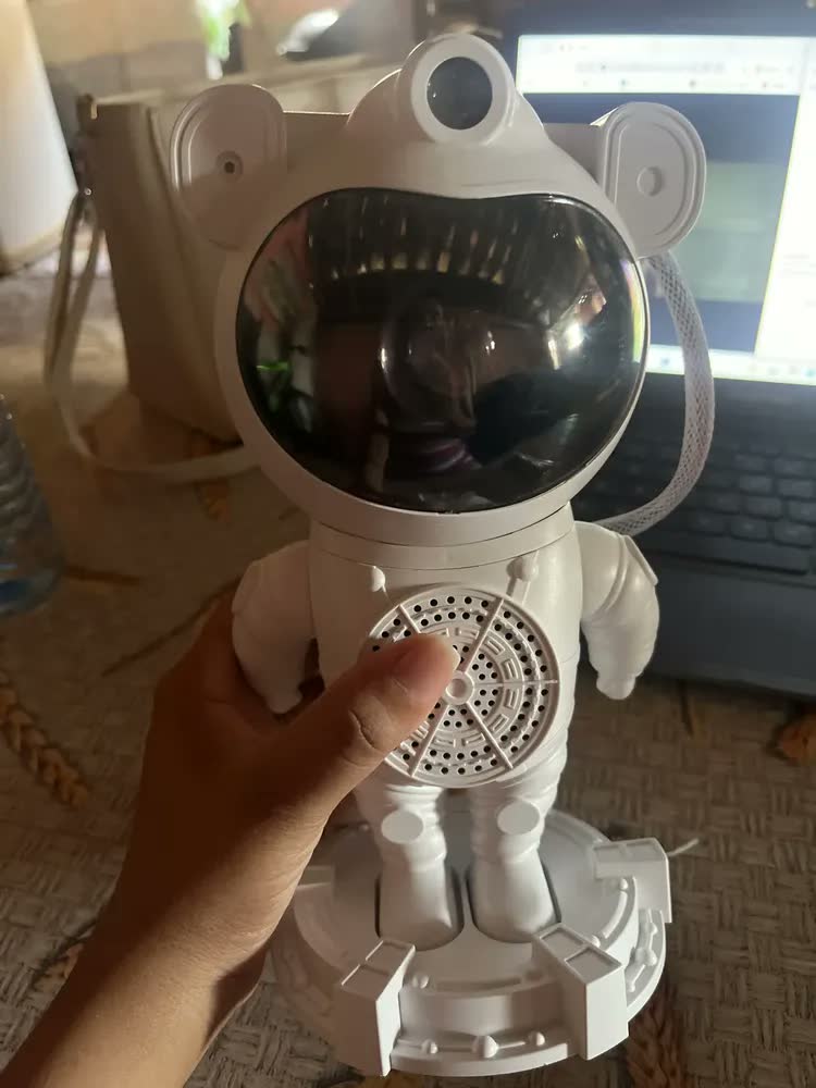 foto de Projetor Estrelas Galaxia Nebulosa Astronauta Som Bluetooth Cor Da Estrutura Branco Tedy cc