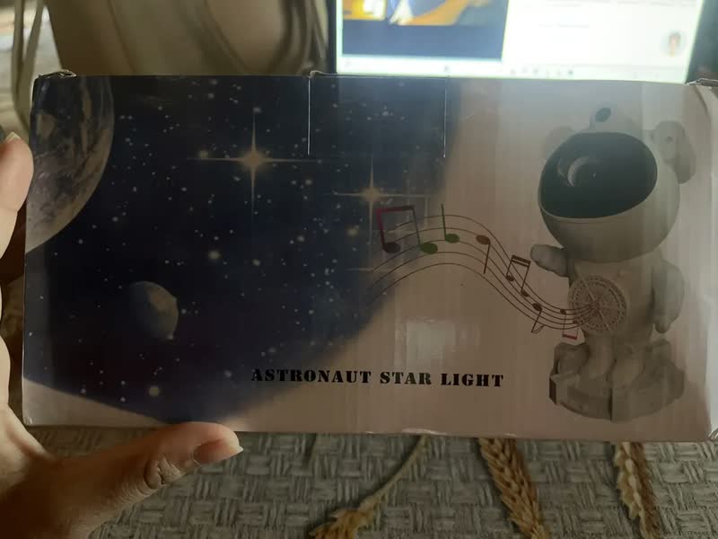 foto de Projetor Estrelas Galaxia Nebulosa Astronauta Som Bluetooth Cor Da Estrutura Branco Tedy cc