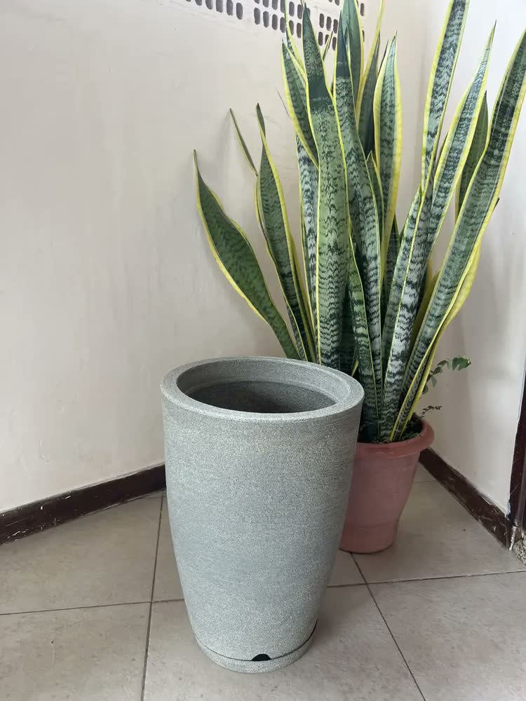 foto de Vaso Grande Para Plantas Cone Grafiato Luxo Escovado Jardim