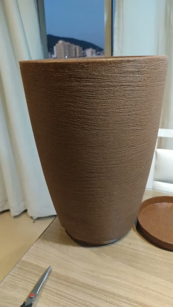 foto de Vaso Grande Para Plantas Cone Grafiato Luxo Escovado Jardim
