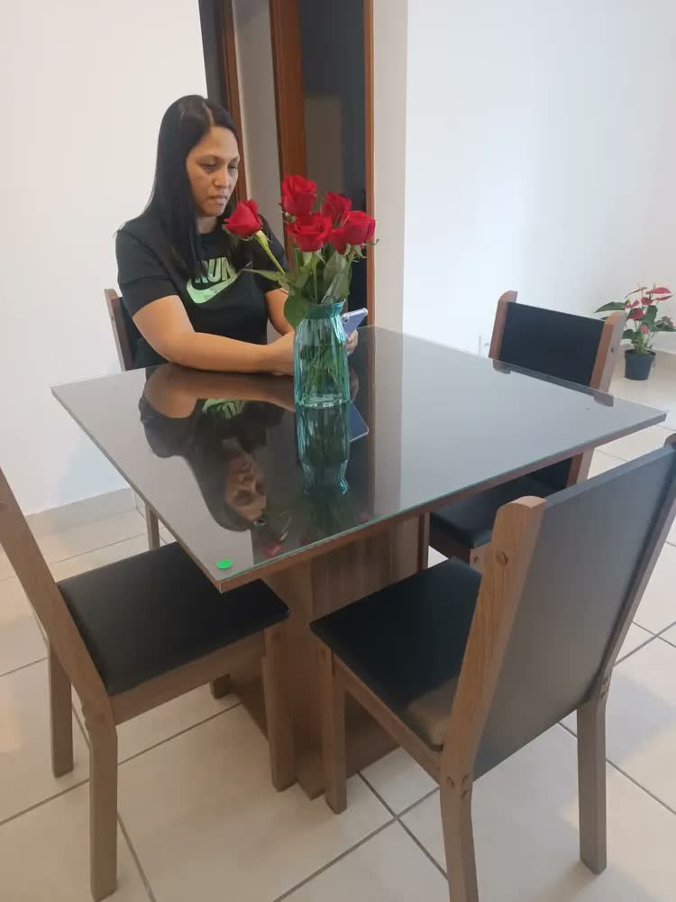 foto de Sala De Jantar Mesa Tampo De Vidro 4 Cadeiras Tifani Madesa Cor Rustic/Crema/Sintético Bege XMMDJA040165
