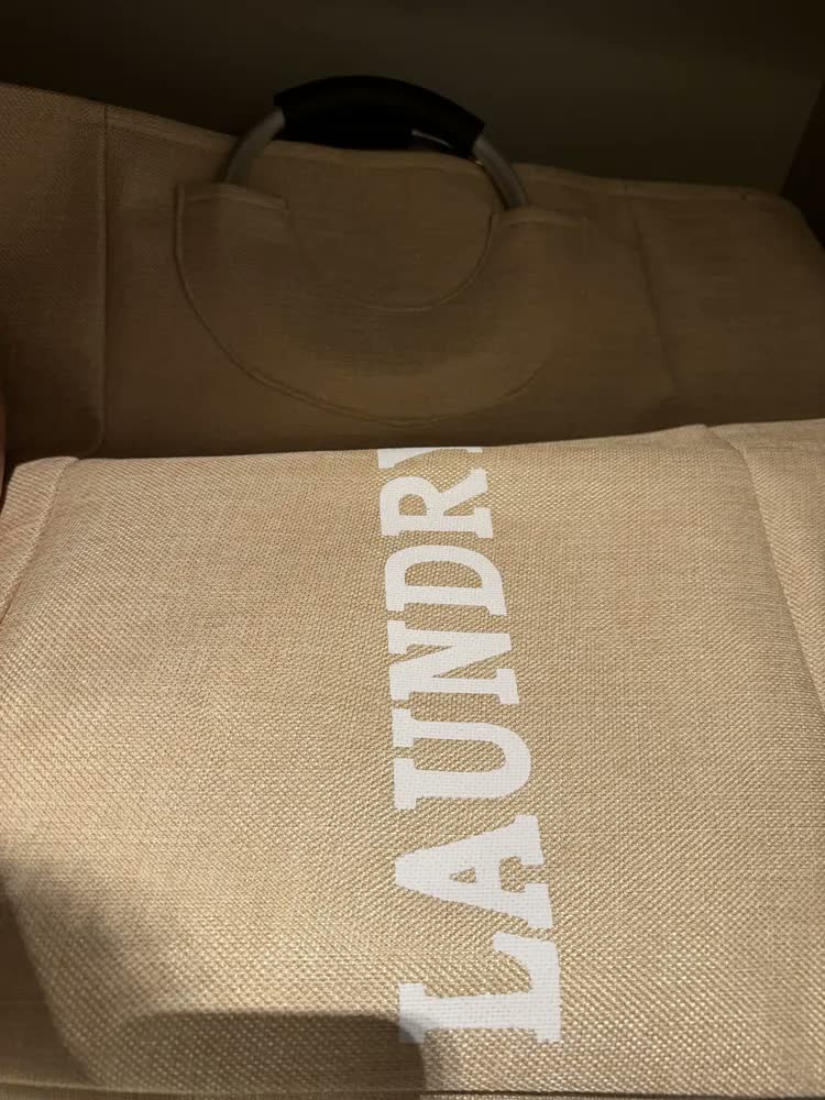 foto de Cesto de Roupa Suja Bege Momment Dobrável Alça Inox Lavanderia
