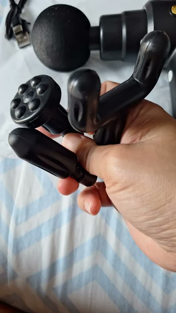 foto de Massageador Pistola Elétrico Profissional Muscular Portátil Cor Sortidas