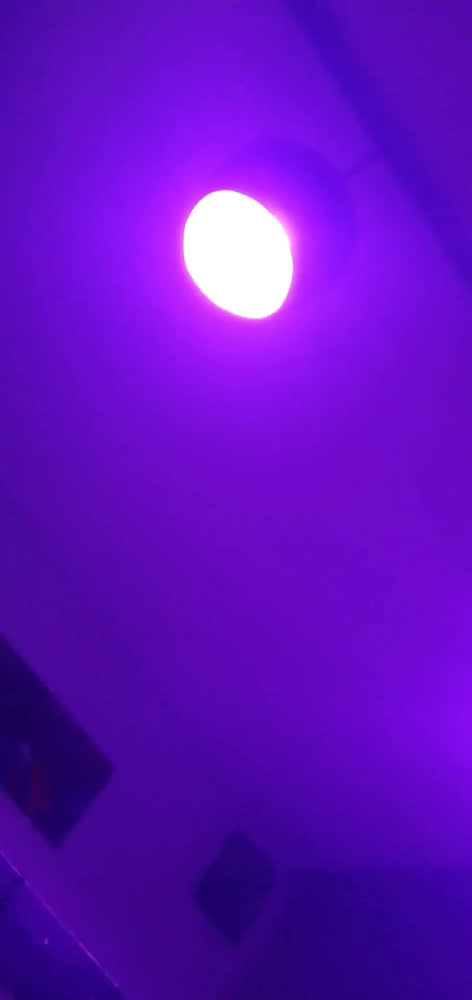 foto de Lâmpada Inteligente Aitek Alpha-800 RGB 9W 810 Lumens Wi-Fi Alexa E27
