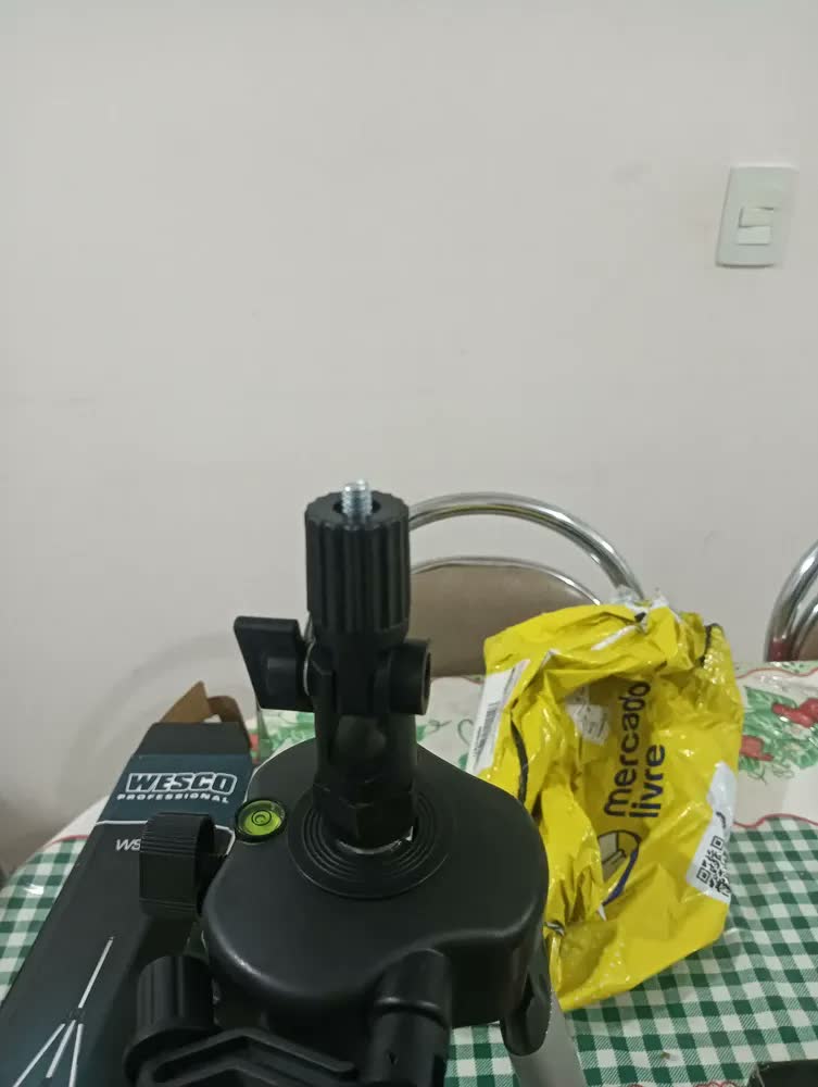 foto de Tripe Para Nivel A Laser Com Bolha Manual Ws9972 Wesco
