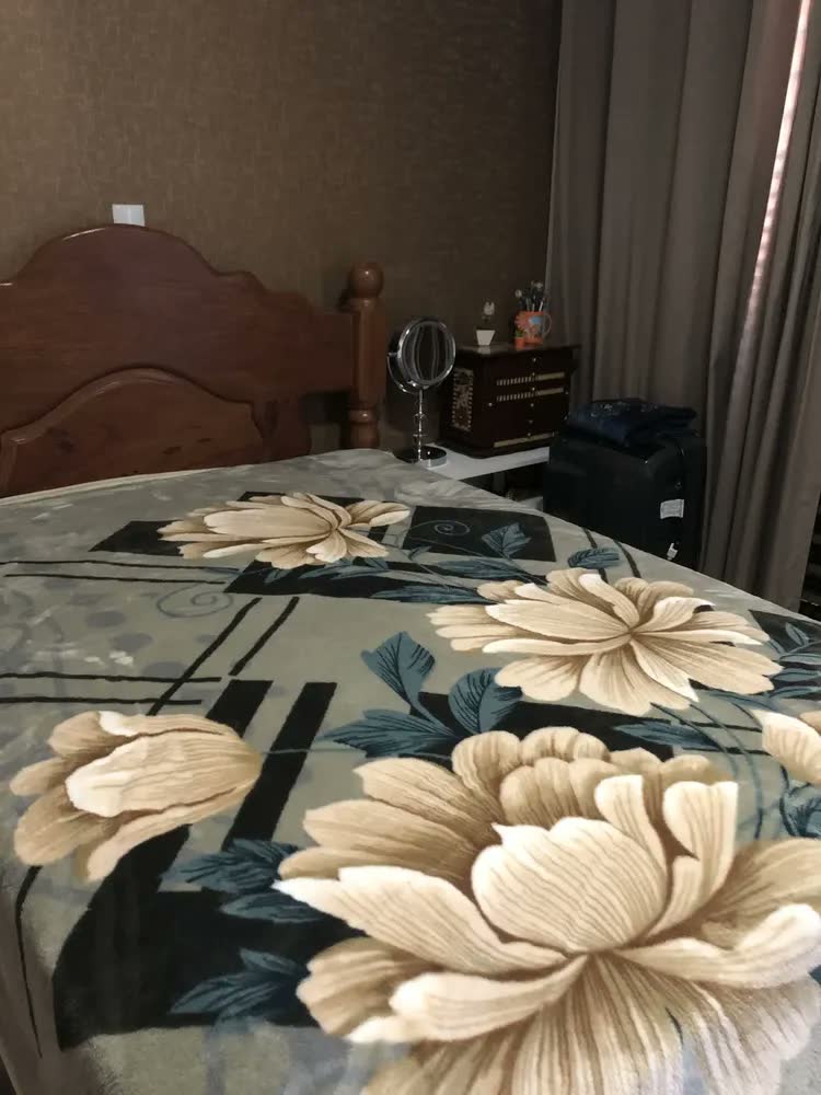 foto de Cobertor Jolitex Ternille Kyor Kyör plus casal cor cinza com design liso de 220cm x 180cm