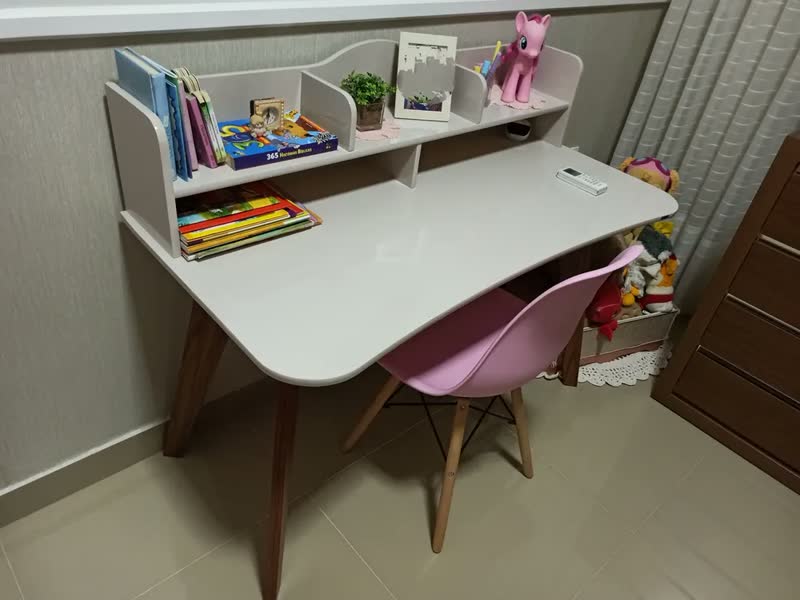 foto de Escrivaninha Pé Palito Sofia Artely 120cm Com Nicho Mesa Estudo Office