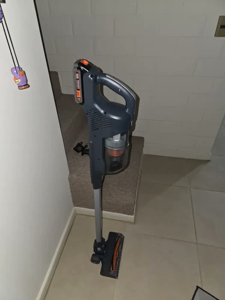 foto de Aspirador Vertical Sem Fio Black+Decker Modelo BHFEA18D1 com 2 Velocidades 20V