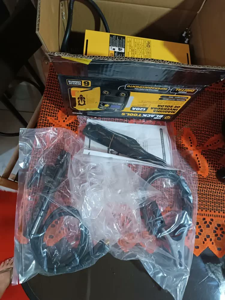 foto de Máquina Inversora De Solda Portatil Mma Eletrodo MI150D 120A The Black Tools