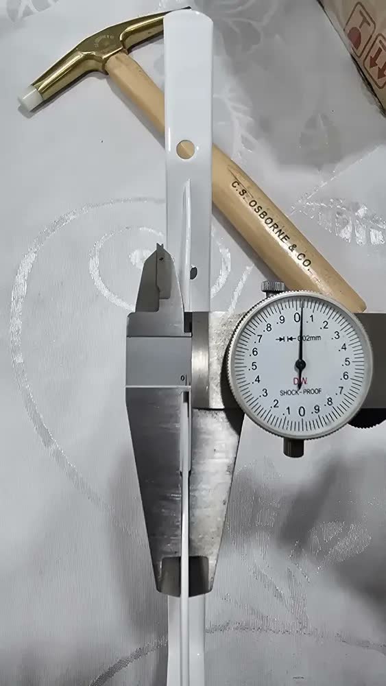 foto de 12x Suporte Mão Francesa Cantoneira Prateleira 25cm - C/ Kit Cor Branco