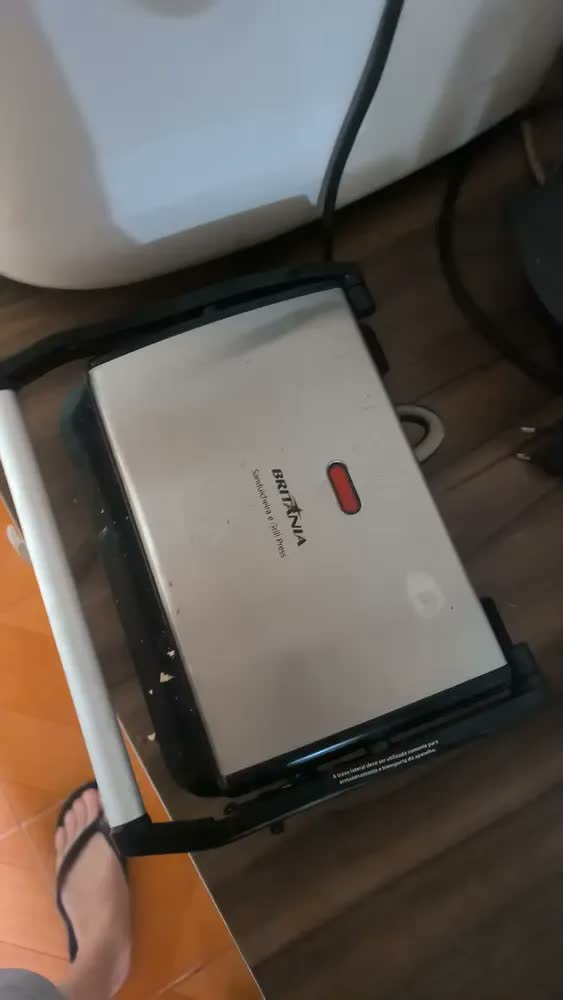 foto de Sanduicheira E Grill Press Inox Antiaderente 2 Em 1 Britânia