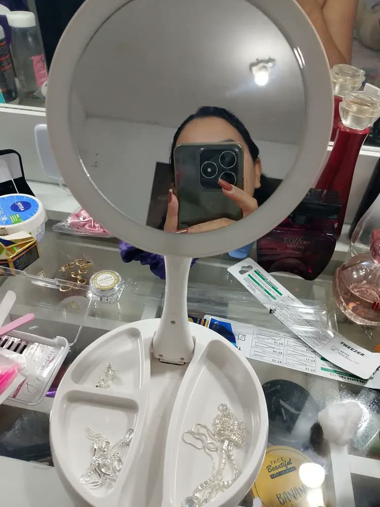 foto de Espelho Maquiagem MinyMix Redondo Com Luz LED Aumento 10x Portátil Dobrável
