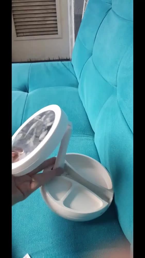foto de Espelho Maquiagem MinyMix Redondo Com Luz LED Aumento 10x Portátil Dobrável